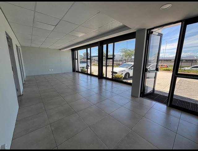 751M² FACTORY TO LET IN STIKLAND INDUSTRIAL
